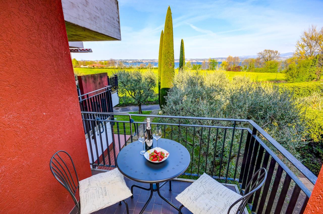 Holiday Sirmione Apartments Экстерьер фото